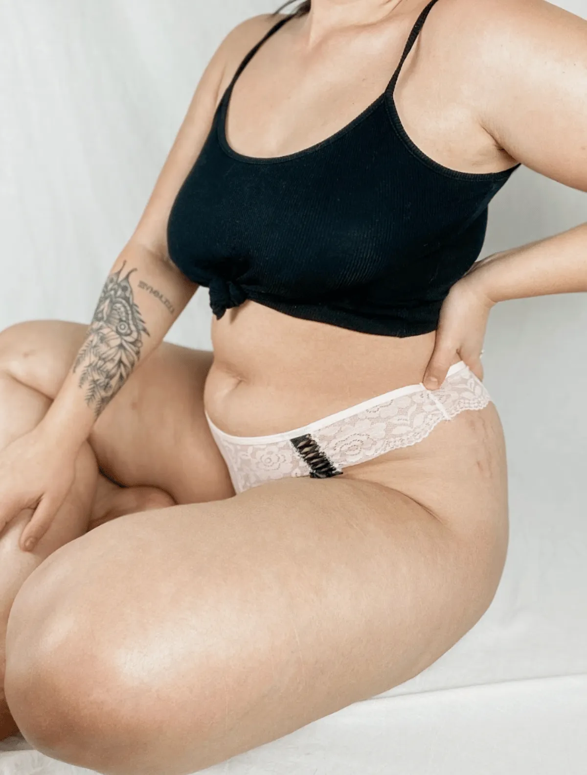 Black Ribbon Bloom Thong