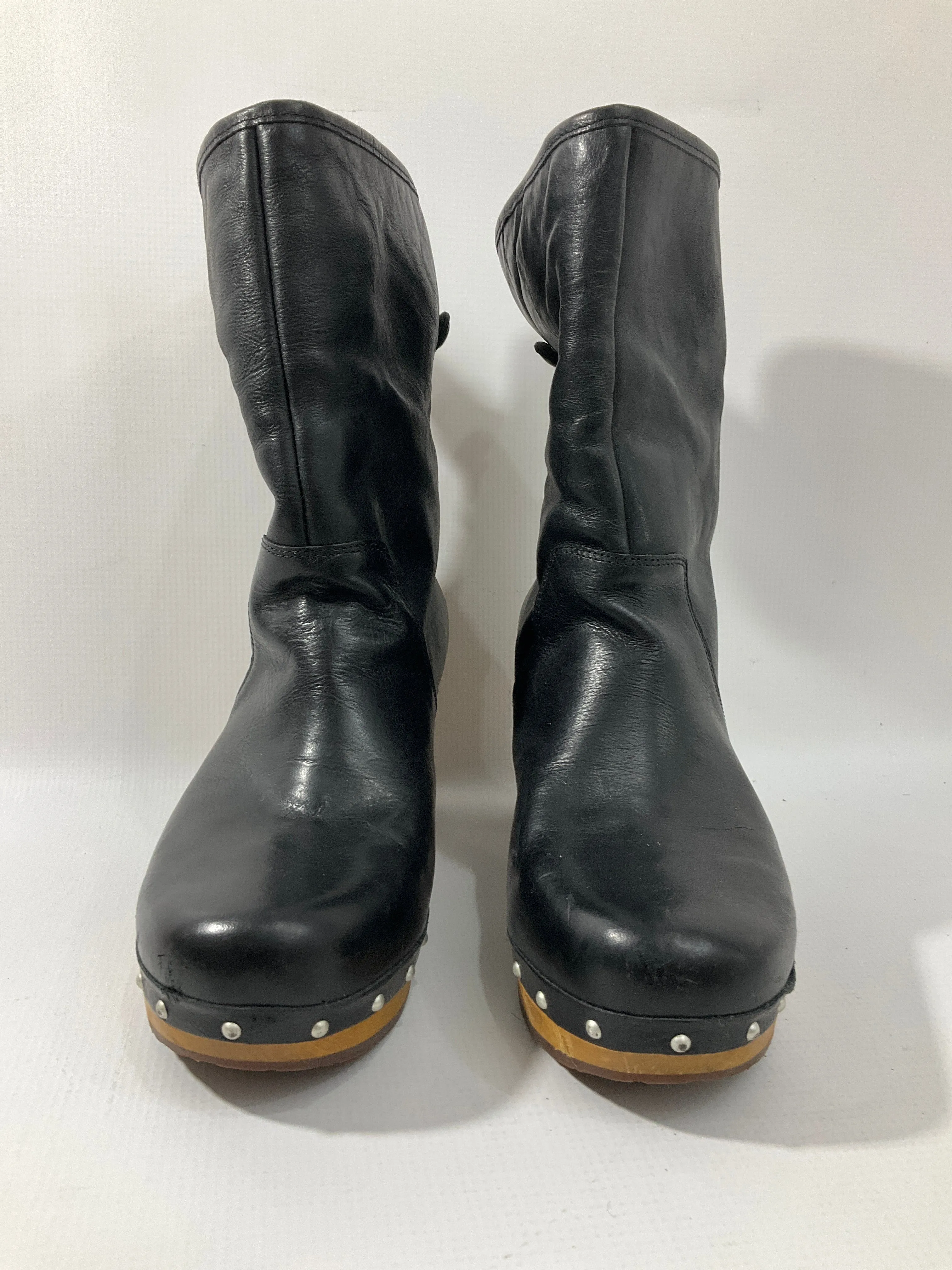 Boots Knee Heels By Ugg  Size: 9
