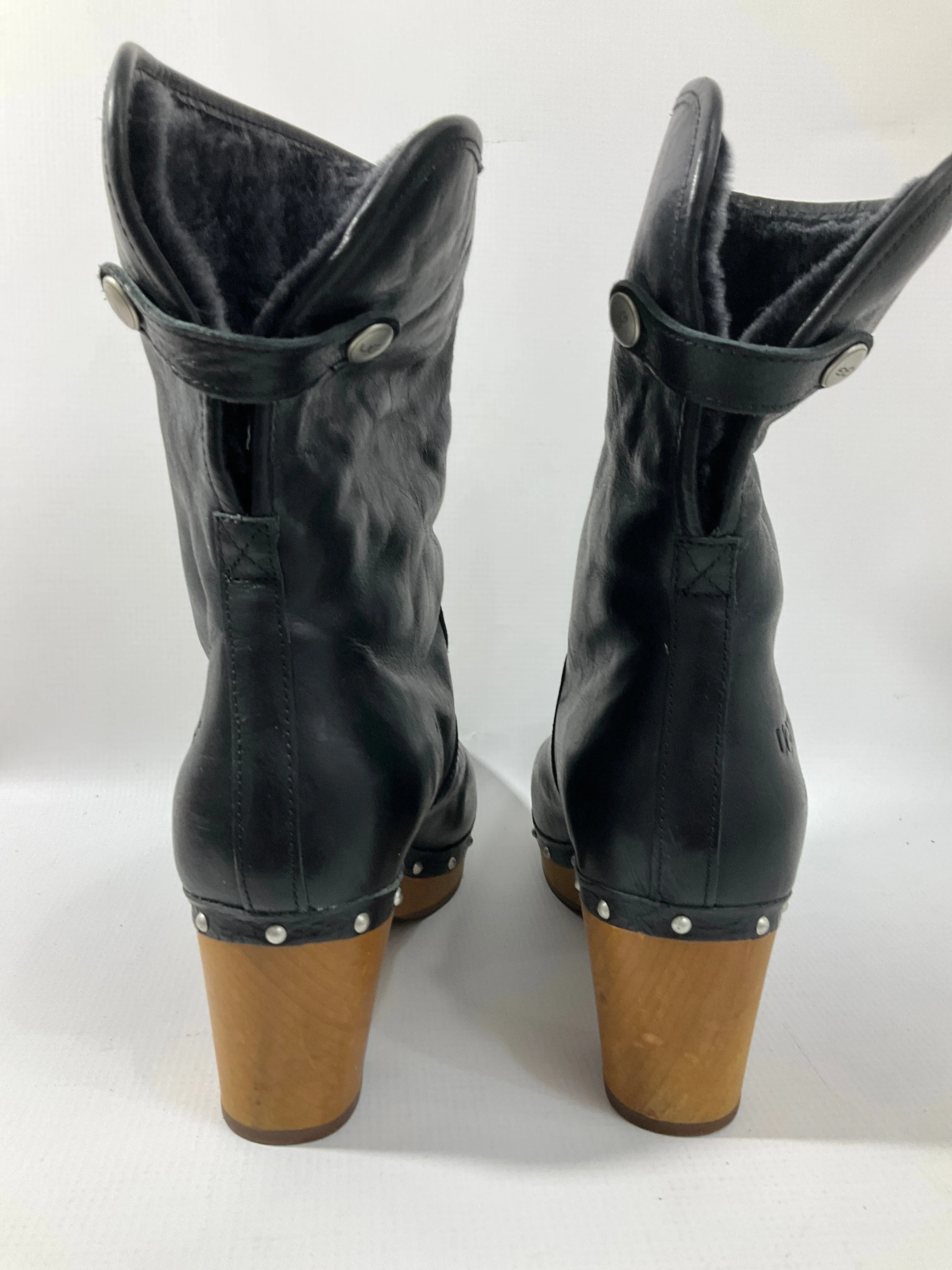 Boots Knee Heels By Ugg  Size: 9