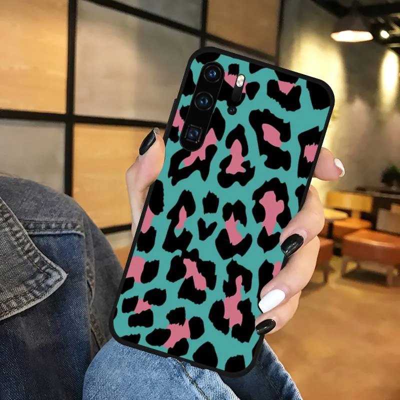 Bright Leopard Print Phone Case For Huawei