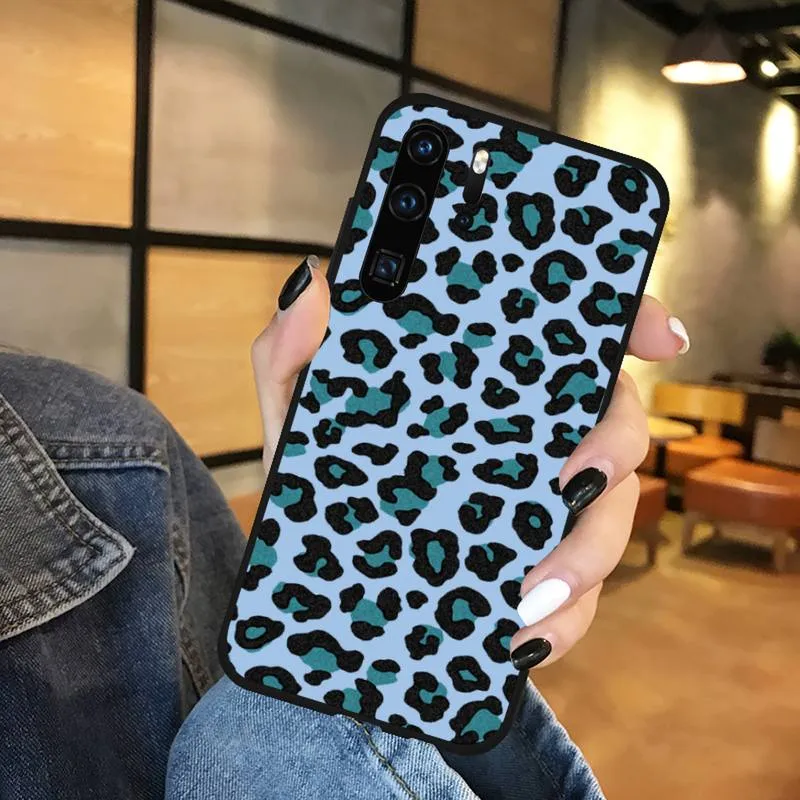 Bright Leopard Print Phone Case For Huawei