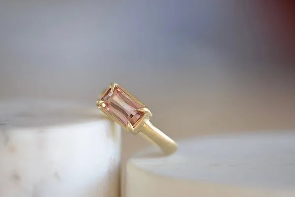 Eagle Claw Bar Ring in Pink Tourmaline